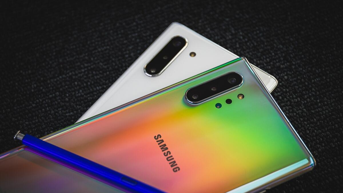 Samsung Galaxy Note 10 renders reveal giant screen and no headphone jack -  The Verge