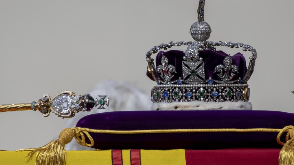 Ahead of coronation, Royals 'avert' Kohinoor controversy : The