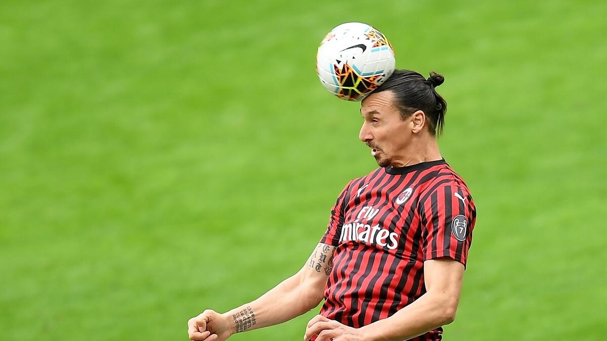ekstremt Tilbagebetale Sæson AC Milan rescued by stoppage-time own goal against 10-man SPAL - News |  Khaleej Times