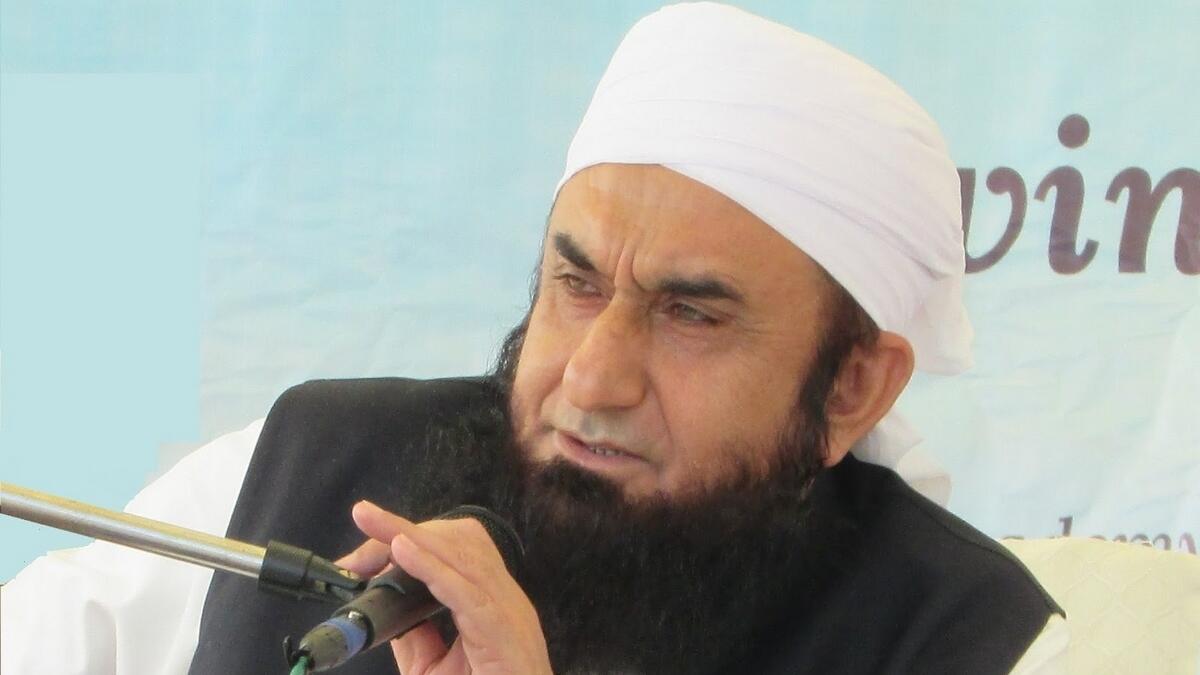 Religious scholar Maulana Tariq Jameel taken off flight - News ...