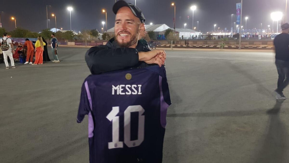 Rang Brengen Balling Fifa World Cup: This fan is ready to give his Messi shirt for a match  ticket - News | Khaleej Times