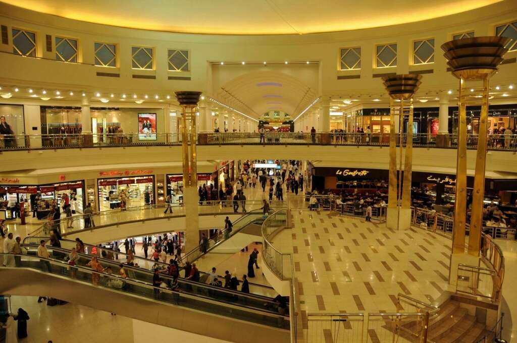Сити молл дубай. Дейра Молл Дубай. Торговый центр City Centre Deira. Дубай Сити Молл. Дейра Сити центр Дубай магазины.