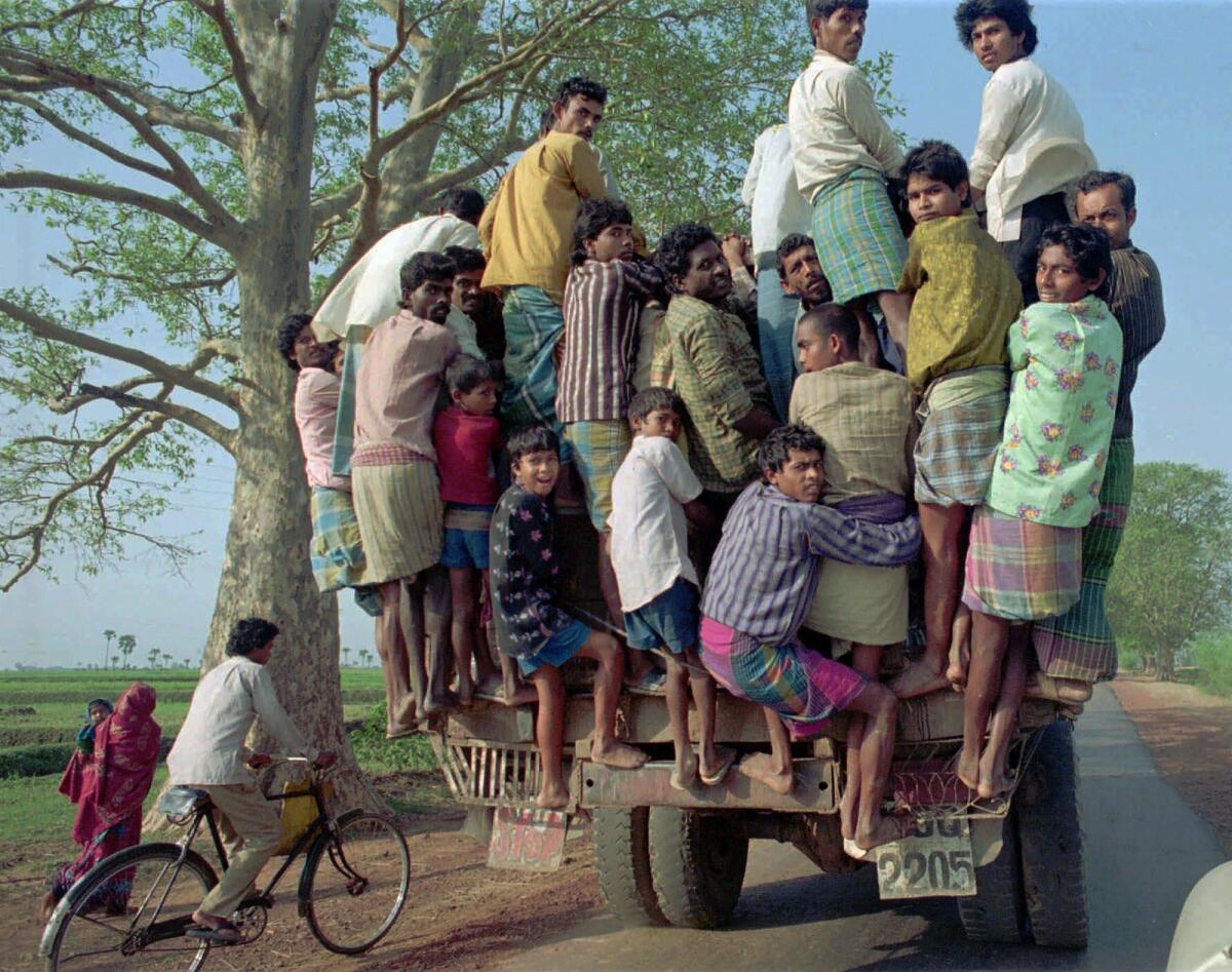 Индия 2000 год. Население земли. Демография. Дюжина семей в Калькутте. 8 Млрд человек.