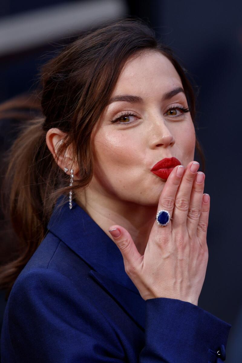 Ana de Armas, Quentin Tarantino among presenters for 2023 Golden