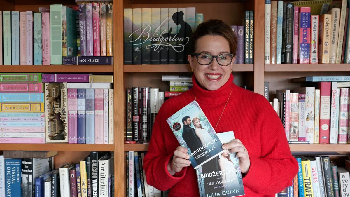 Bridgerton' novels became bestsellers again thanks to show, says author Julia  Quinn - News
