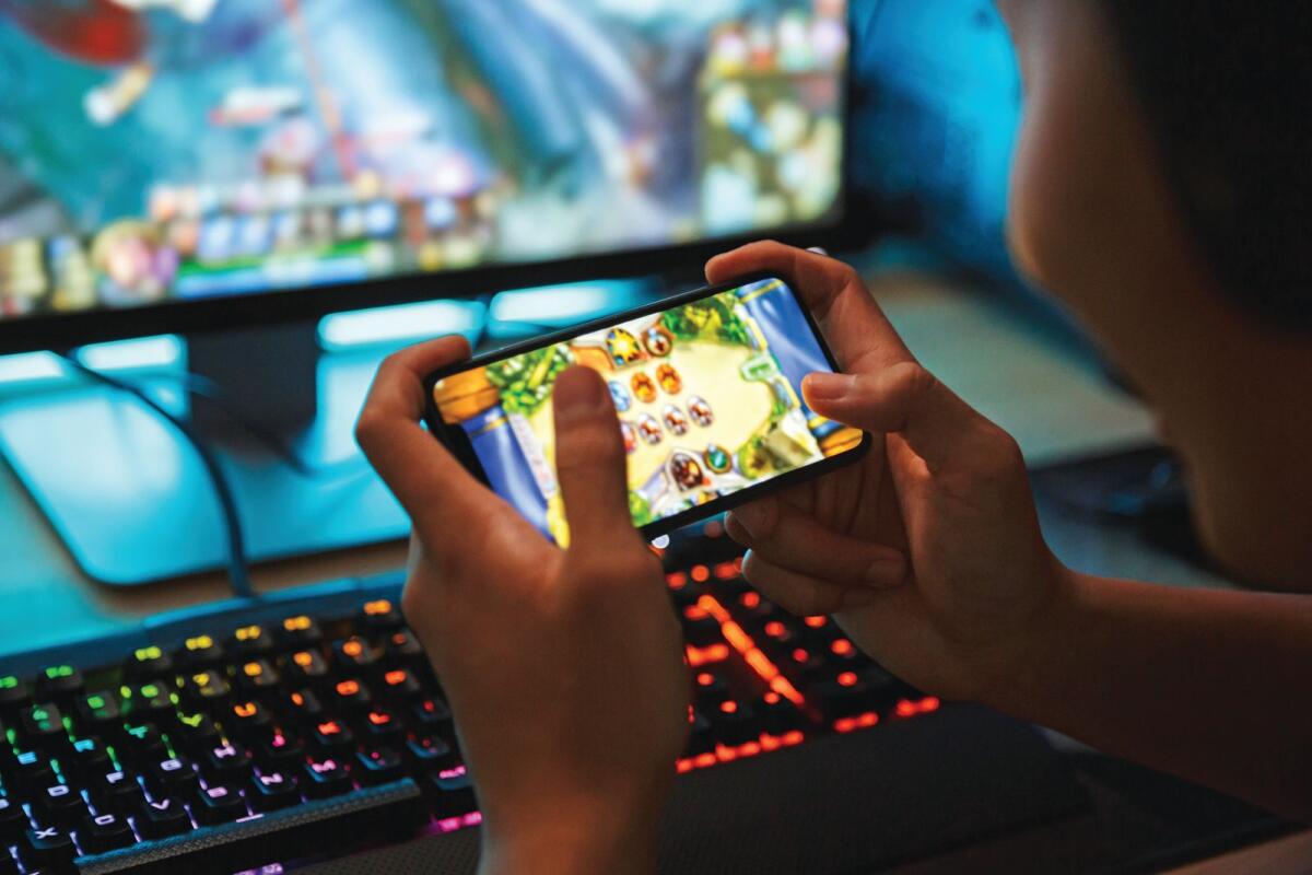Mental & Social Benefits of Playing Online Multiplayer Games