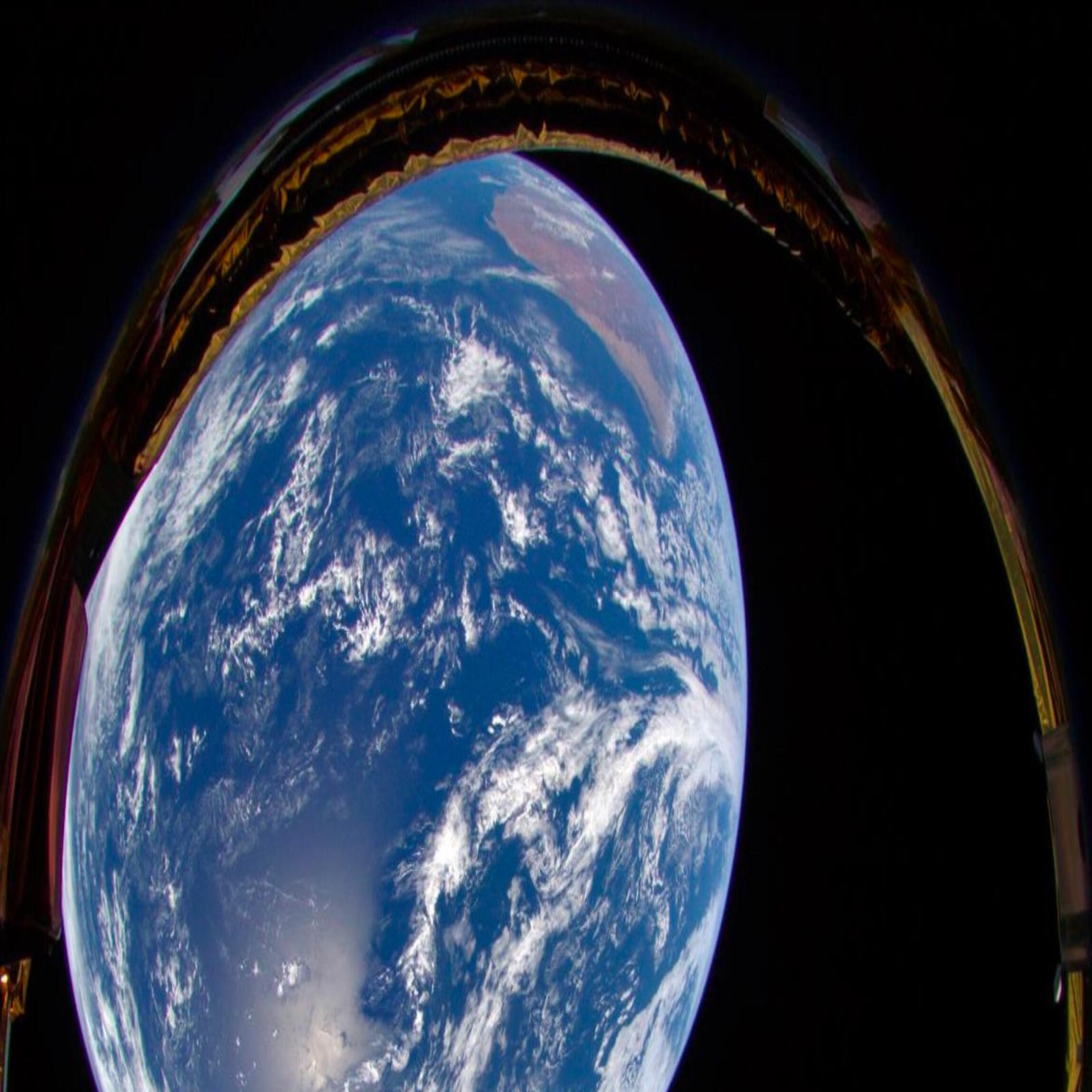 Image showing the Earth and the launch vehicle’s second stage, taken about 2 minutes after the lander separated from the rocket. Photo: ispace