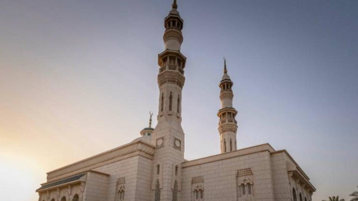 UAE: Don't leave car engines running as you pray Taraweeh - News | Khaleej  Times