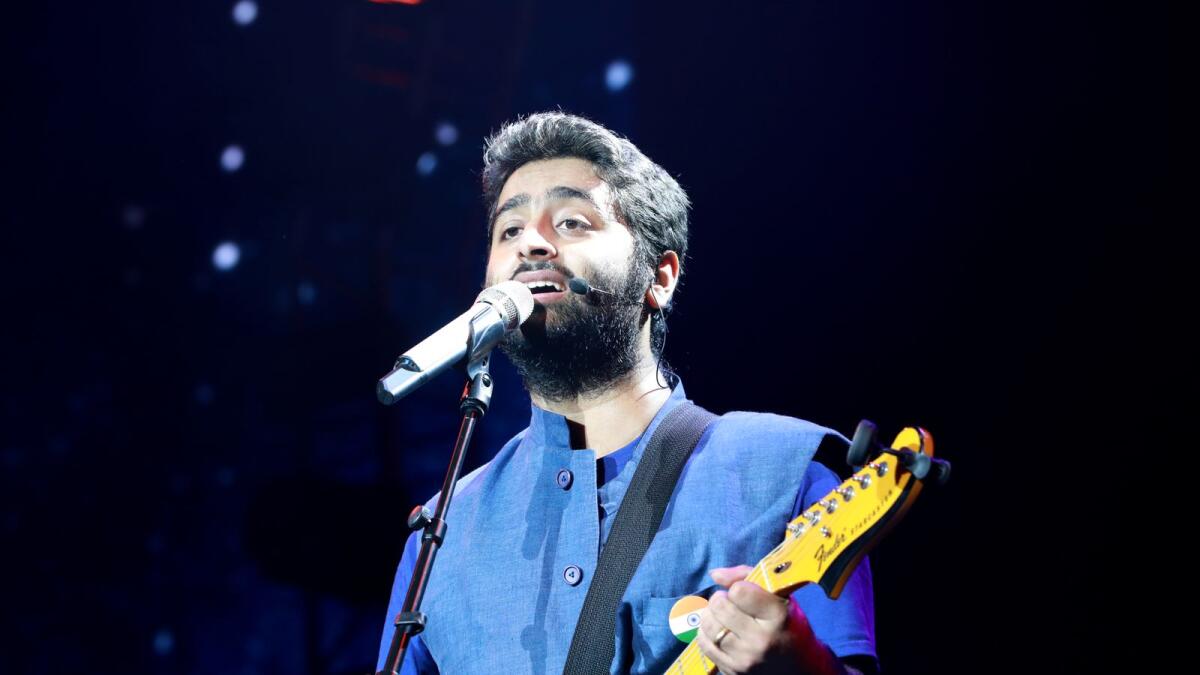 India: Arijit Singh injured after excited fan pulls hand during ...