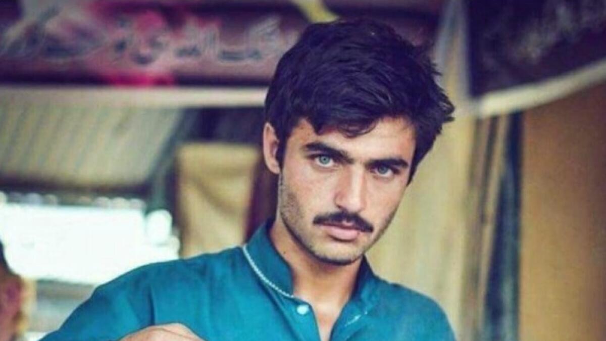 This handsome Pakistani 'chaiwala' is breaking the internet - News |  Khaleej Times