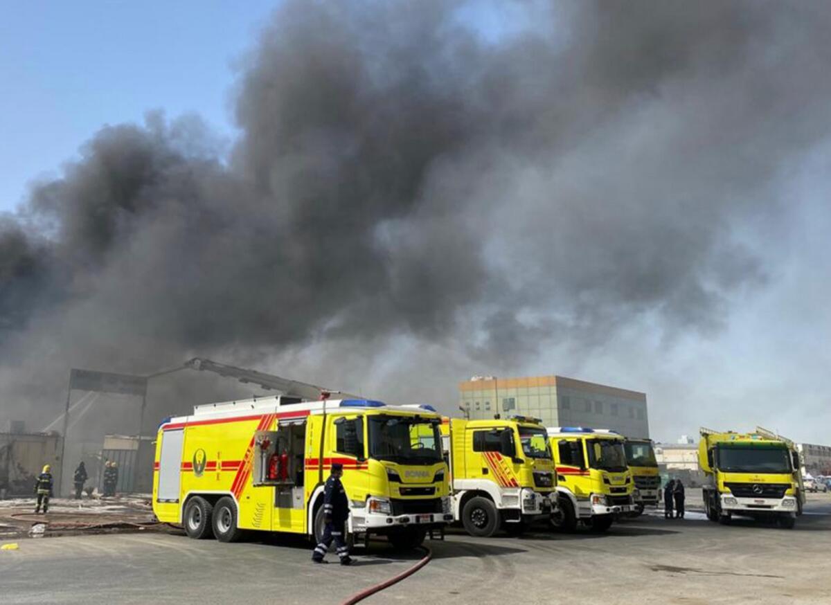 UAE: Fire breaks out in Abu Dhabi warehouse - News | Khaleej Times