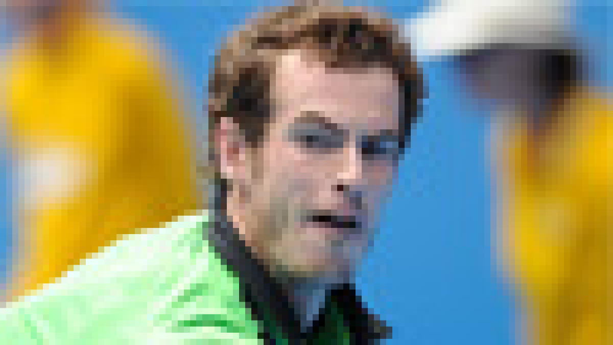 Murray advances to Australian Open 2nd round