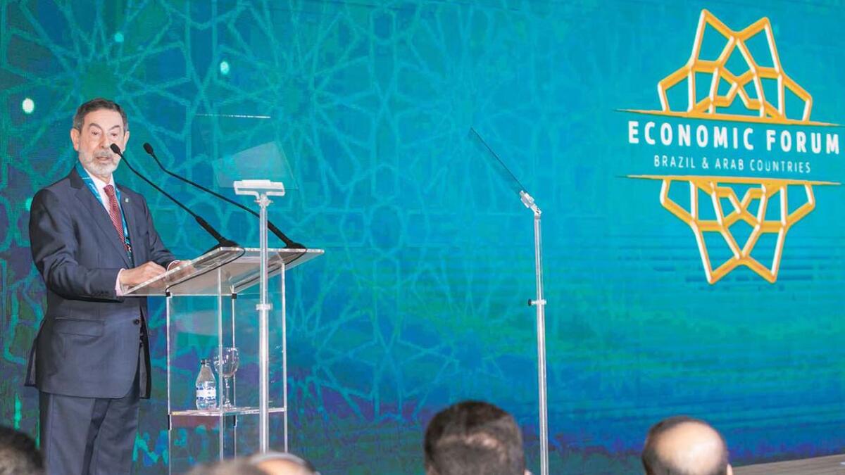 أوسمار شحفي رئيس غرفة التجارة العربية البرازيلية خلال الملتقى الاقتصادي. - الصورة مقدمة