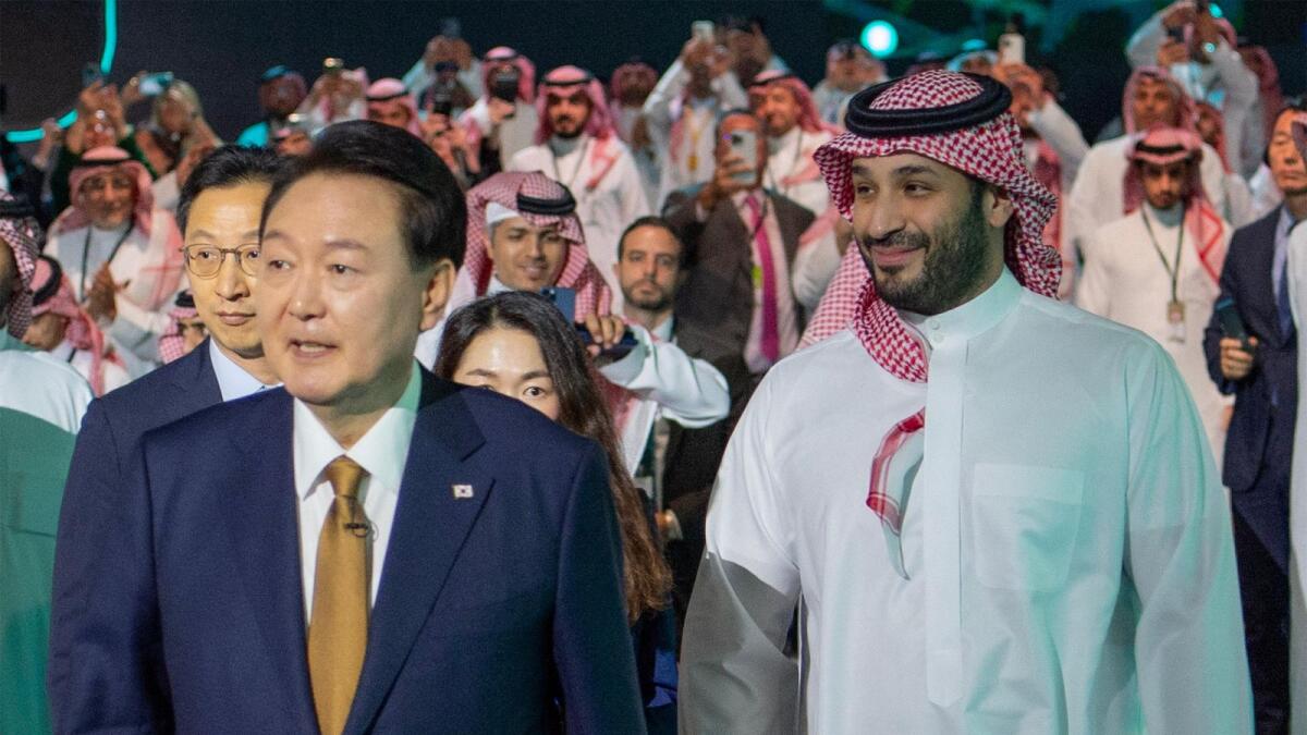 Saudi Arabia's Crown Prince Mohammed bin Salman (right) and President of South Korea Yoon Suk-Yeol attend the opening session of Saudi Arabia's Future Investment Initiative conference in Riyadh. — Reuters
