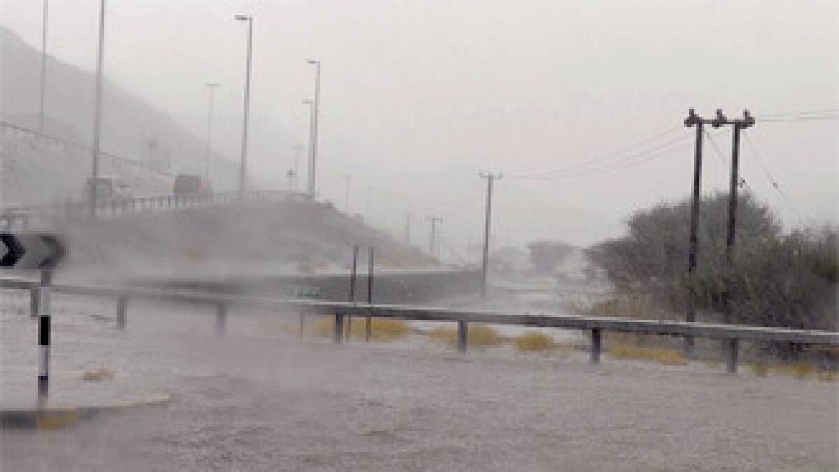 Heavy rains lash northeast emirates