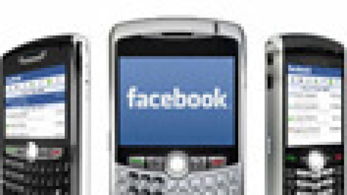 Facebook set to launch mobile phone