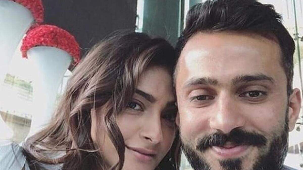 Bollywood actress Sonam Kapoor Ahuja loves Pakistan, dying to come there 
