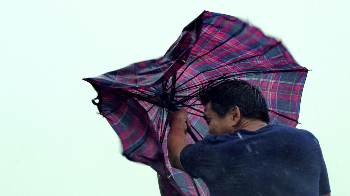 Typhoon heads for south China; thousands evacuated