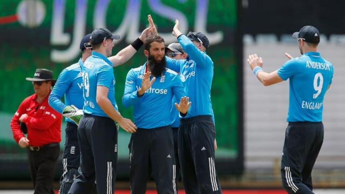England beats India by 3 wickets to reach tri-series final