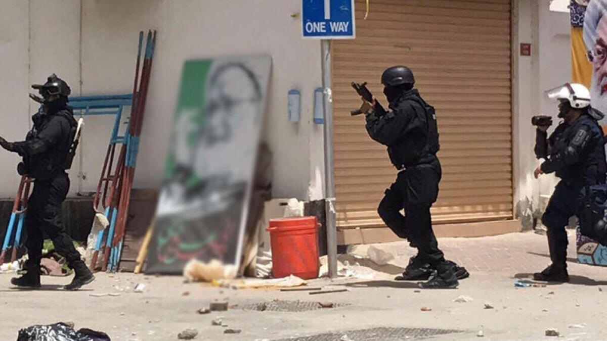 5 killed, 286 held  during police raid in Bahrain