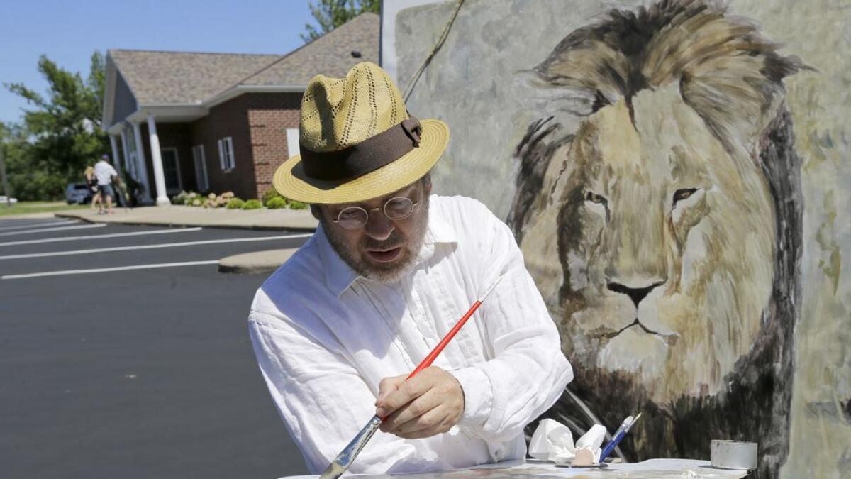 US dentist who killed Cecil the lion to return to work 