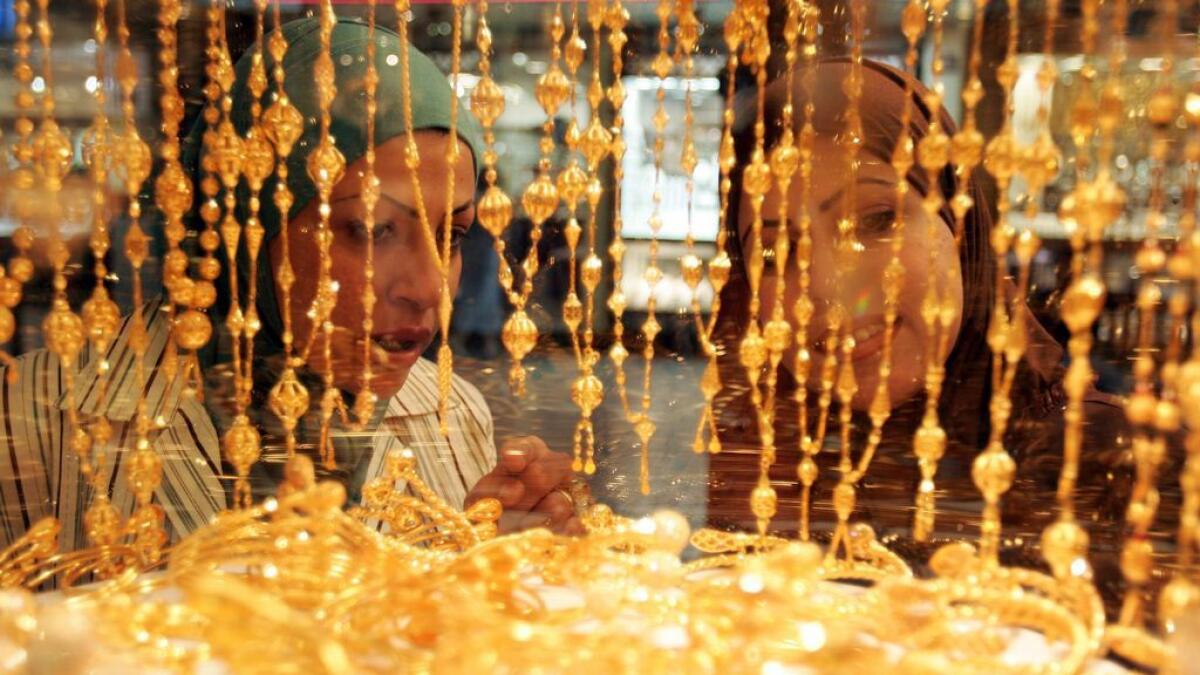 Dubai gold price flirts with Dh150: Will it fall today?