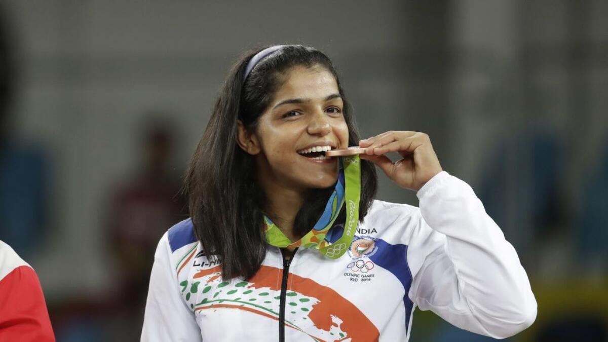 Celebrities hail Sakshi Maliks Olympic win 