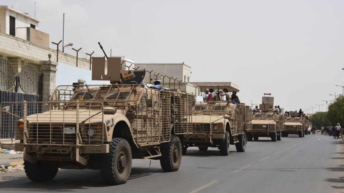 Hadi loyalists advance in Yemens Aden