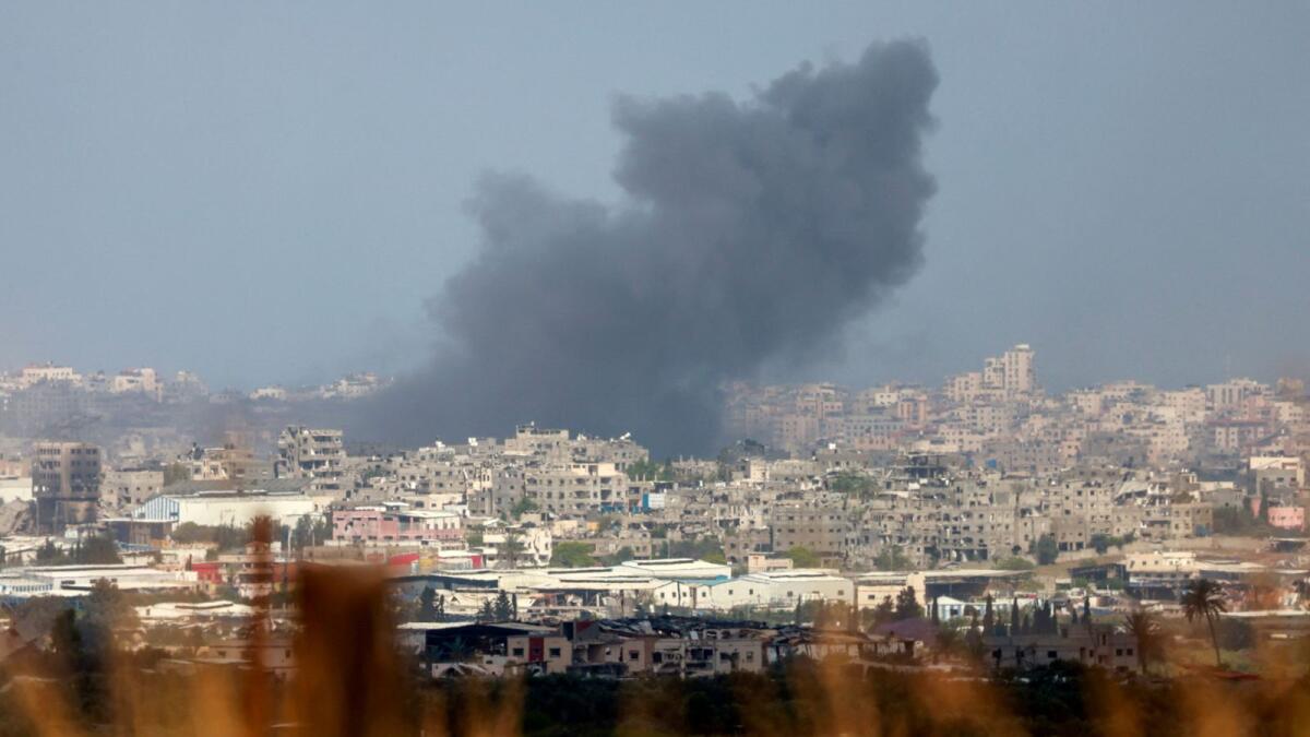 Smoke billows during Israeli bombardment on the Gaza Strip from a position in southern Israel. — Photo: AFP