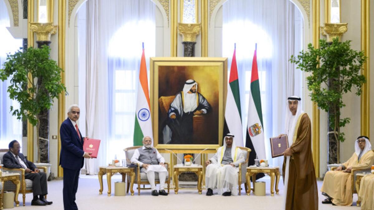 The President, His Highness Sheikh Mohamed bin Zayed Al Nahyan and Prime Minister Narendra Modi witness the signing of the MoU between Governor of the Central Bank of UAE (CBUAE), Khaled Mohamed Balama, and Shaktikanta Das, the governor of the Reserve Bank of India (RBI). — WAM