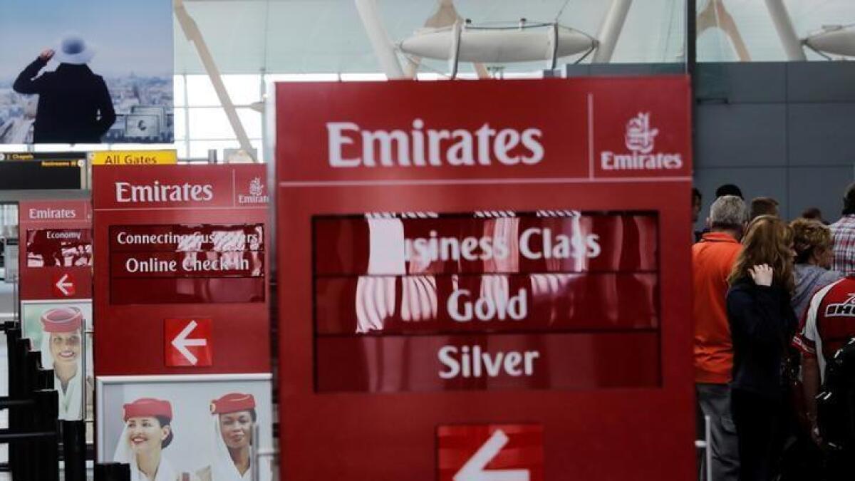 Emirates to lend tablets, laptops to passengers travelling to US