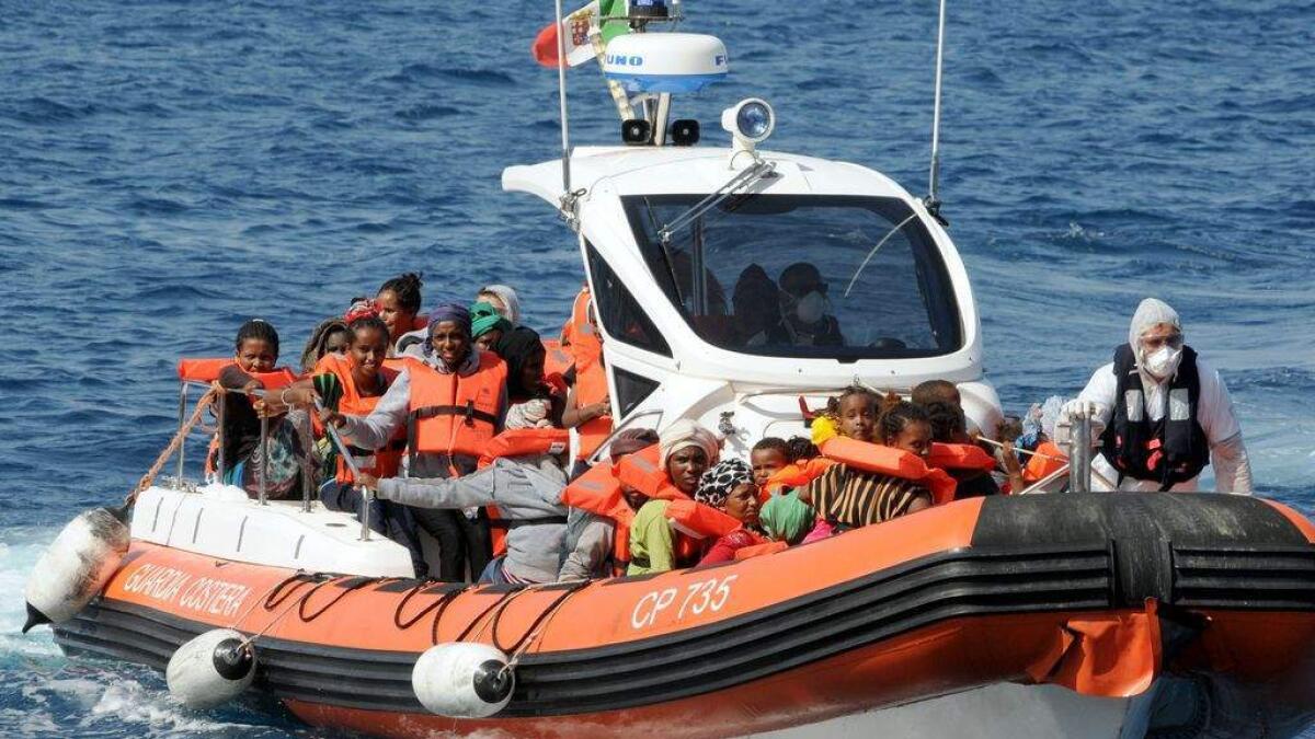 25 bodies found from wreck off Libya, 400 migrants saved