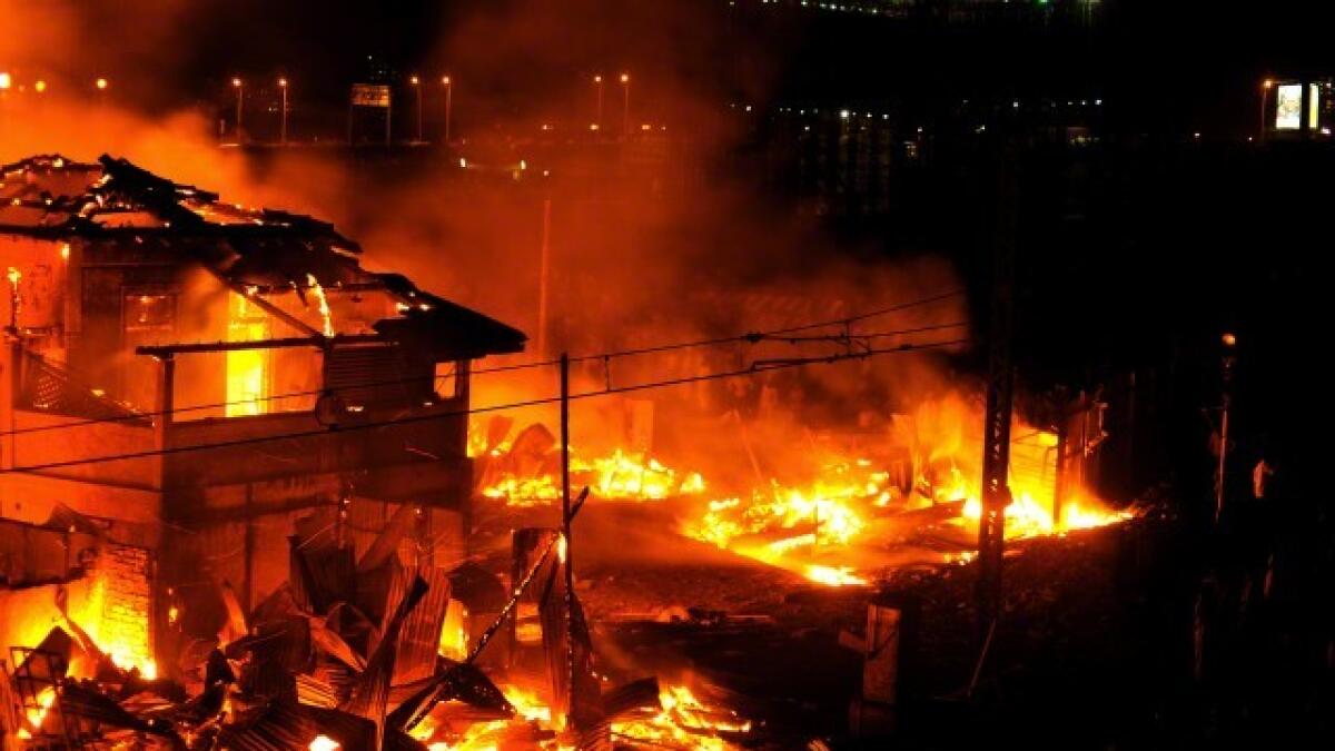 Two killed, 11 hurt in Mumbai slum fire 