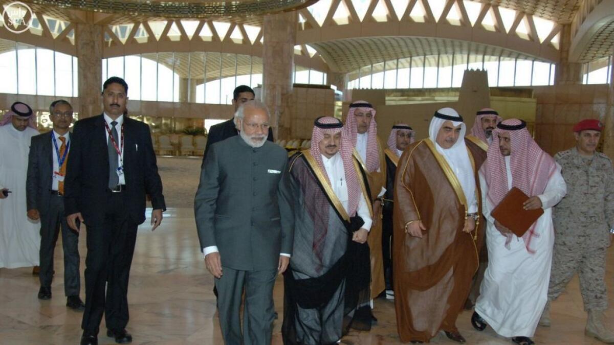 Saudi Governer of Riyadh province Prince Faisal bin Bandar bin Abdulaziz greeting Narendra Modi upon his arrival in Riyadh.
