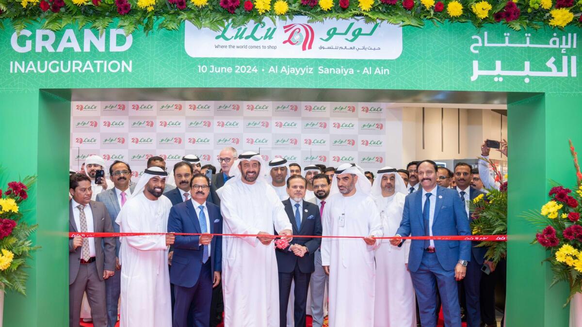 Dr Sheikh Salem BalRakkad Al Ameri, former member of UAE Federal National Council inaugurated the new hypermarket in the presence of Saifee Rupawala, CEO of LuLu Group and Ashraf Ali M A, executive director of Lulu Group and other officials.