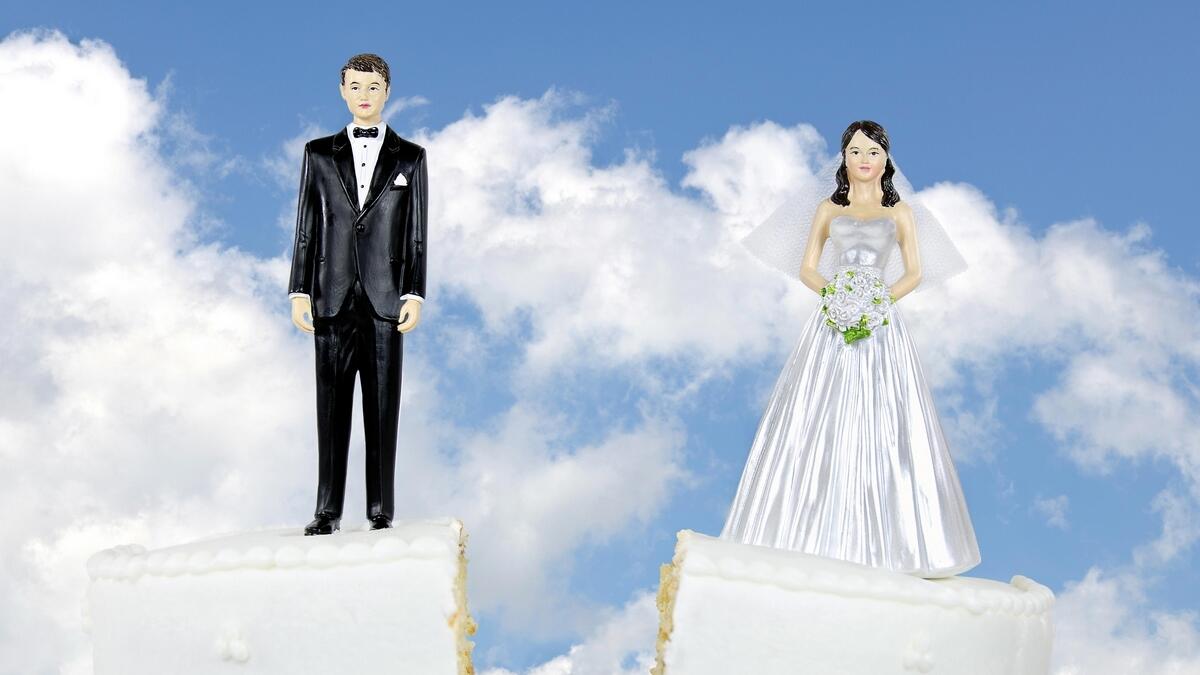 wedding called off, brides mother elopes with grooms father, Gujarat, Surat