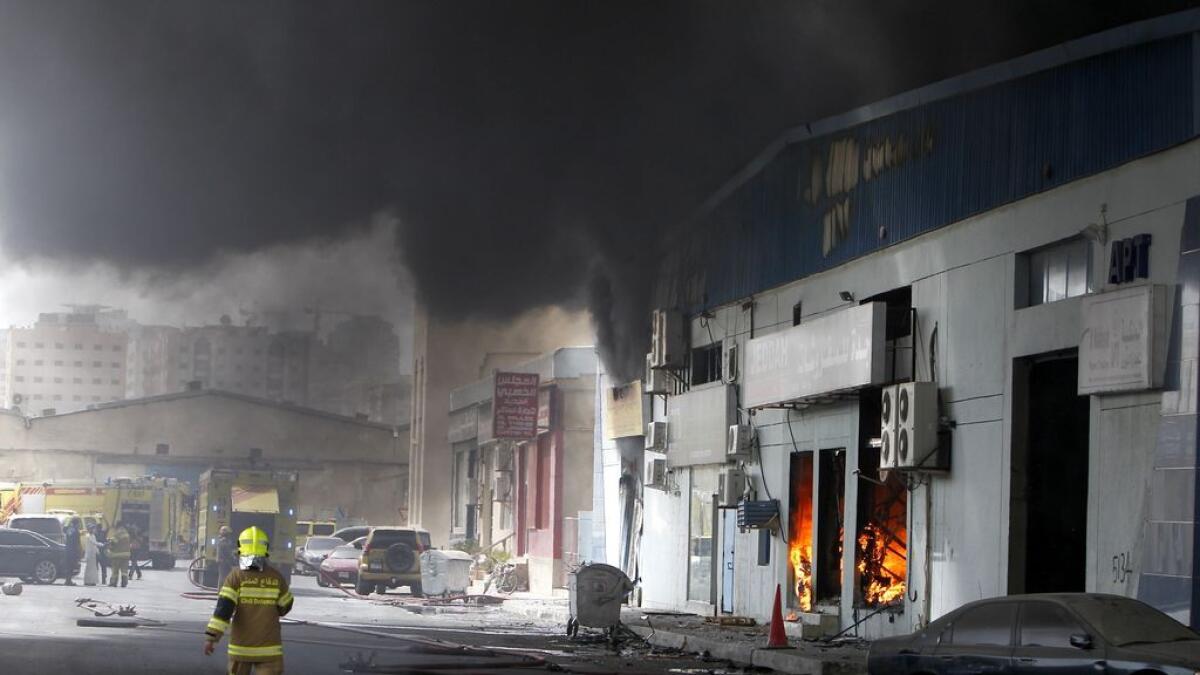Huge fire destroys warehouses in Sharjahs industrial area 