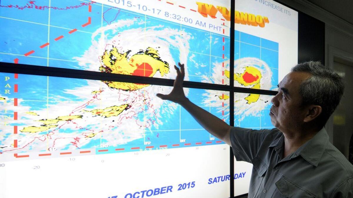 Typhoon Koppu smashes into northern Philippines