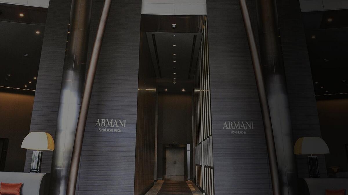 Giorgio Armani designed the entrance to Armani Hotel Dubai to give visitors the sense that they were stepping into his home. As a result, the reception has no check-in desk.