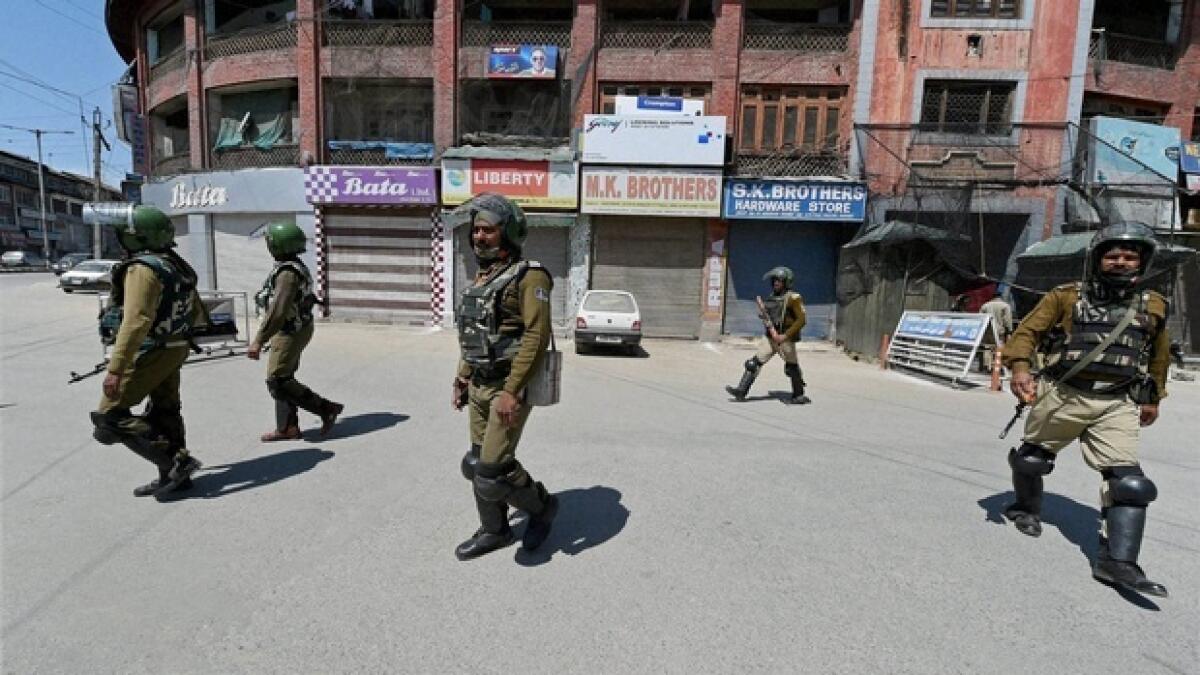 Man found dead with 300 pellets, tension grips Srinagar 