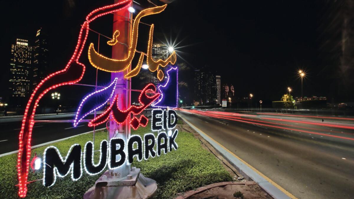 NA080819-RL-EIDDECOR Abu Dhabi is lit by evening in various hues to add glitz to festive atmosphere. People across Abu Dhabi are set to enjoy a long Eid holidays. Photo by Ryan Lim/Khaleej Times