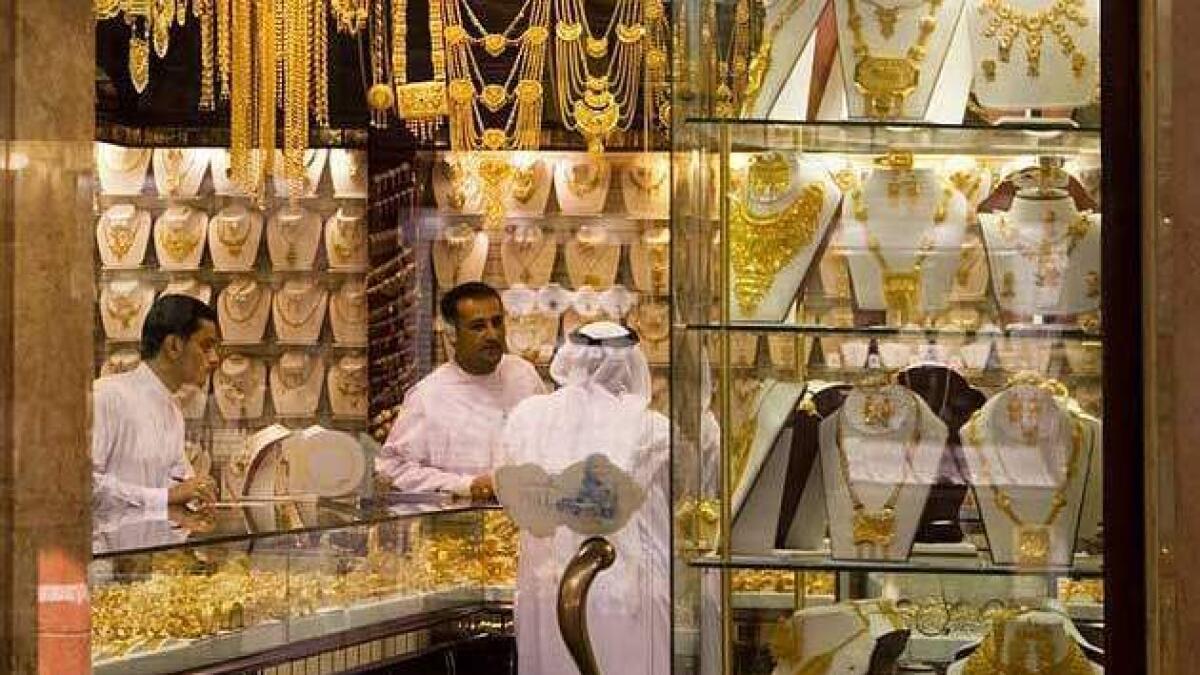 Gold prices slide in UAE