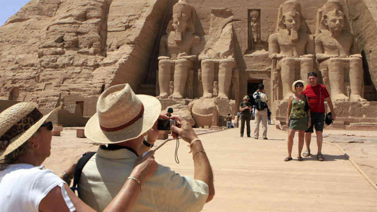 Egypt puts off raising entry visa price for visitors