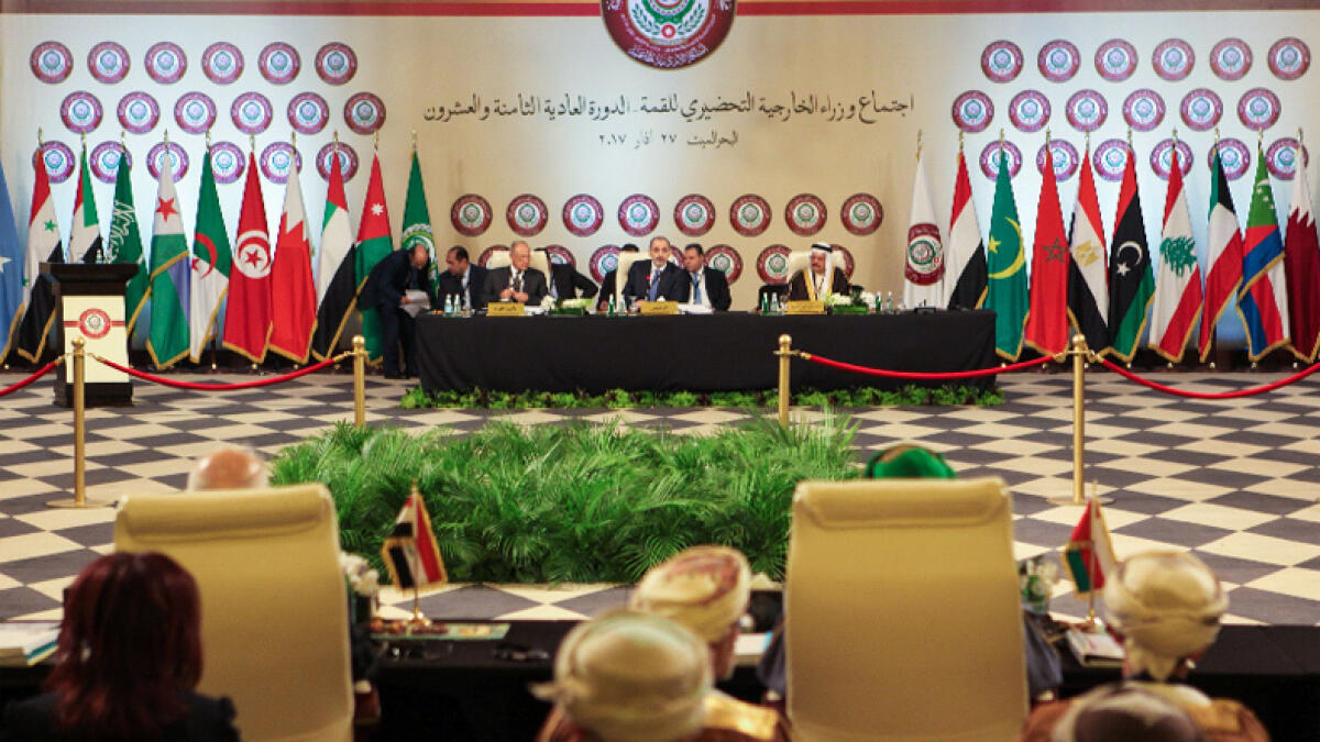 Arab leaders meet to address conflicts and terror