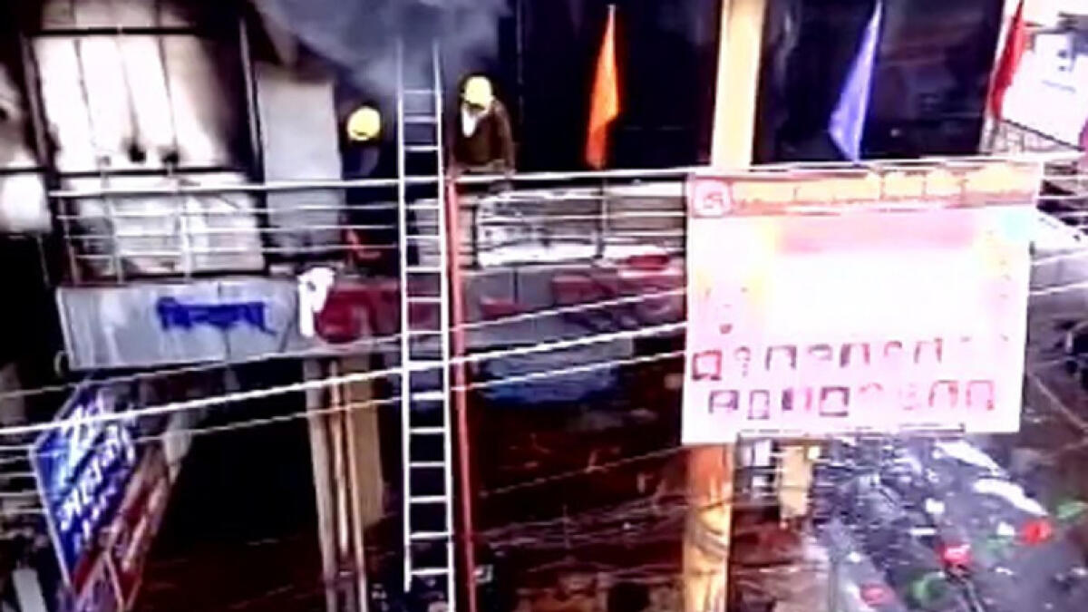 6 dead after fire breaks out in hotel in India 