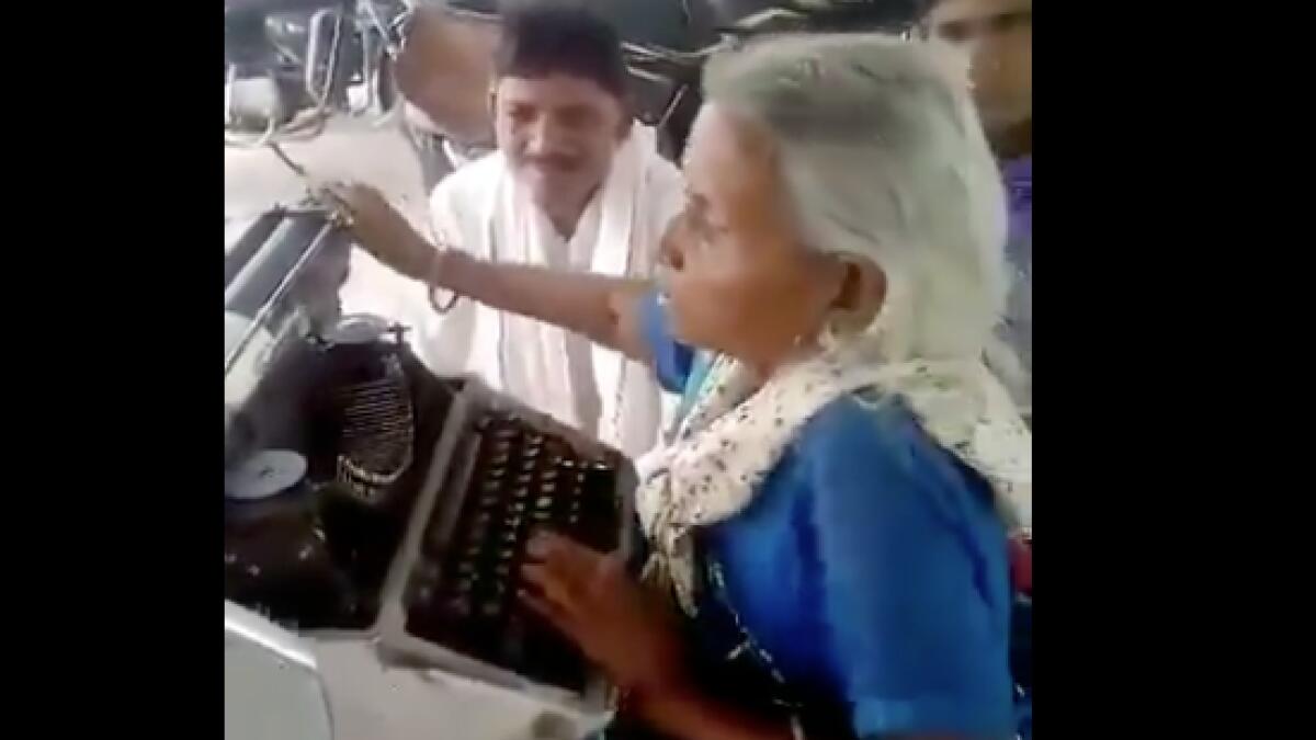 Video: 72-year-old Superwoman typist has become an internet sensation  