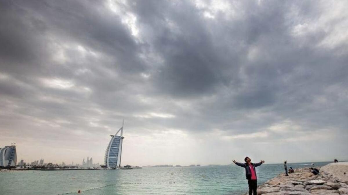UAE weather: Temperatures dip to 4.8°C, rainfall likely today 
