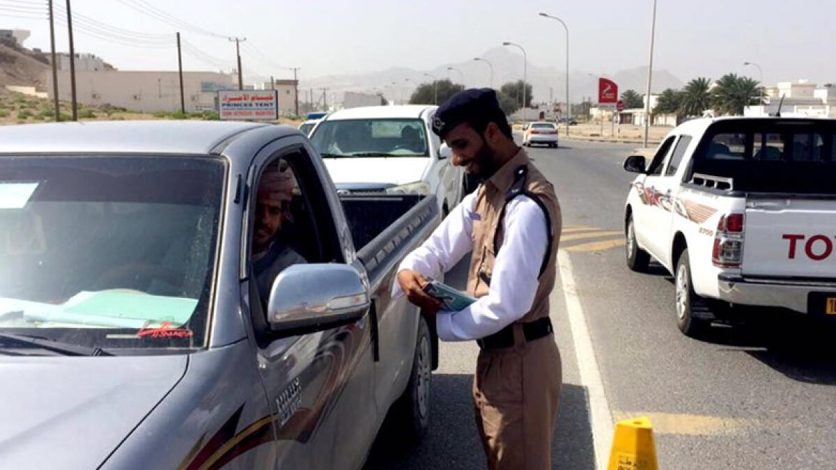 Up to one year jail term for jumping red light in Oman: Report 