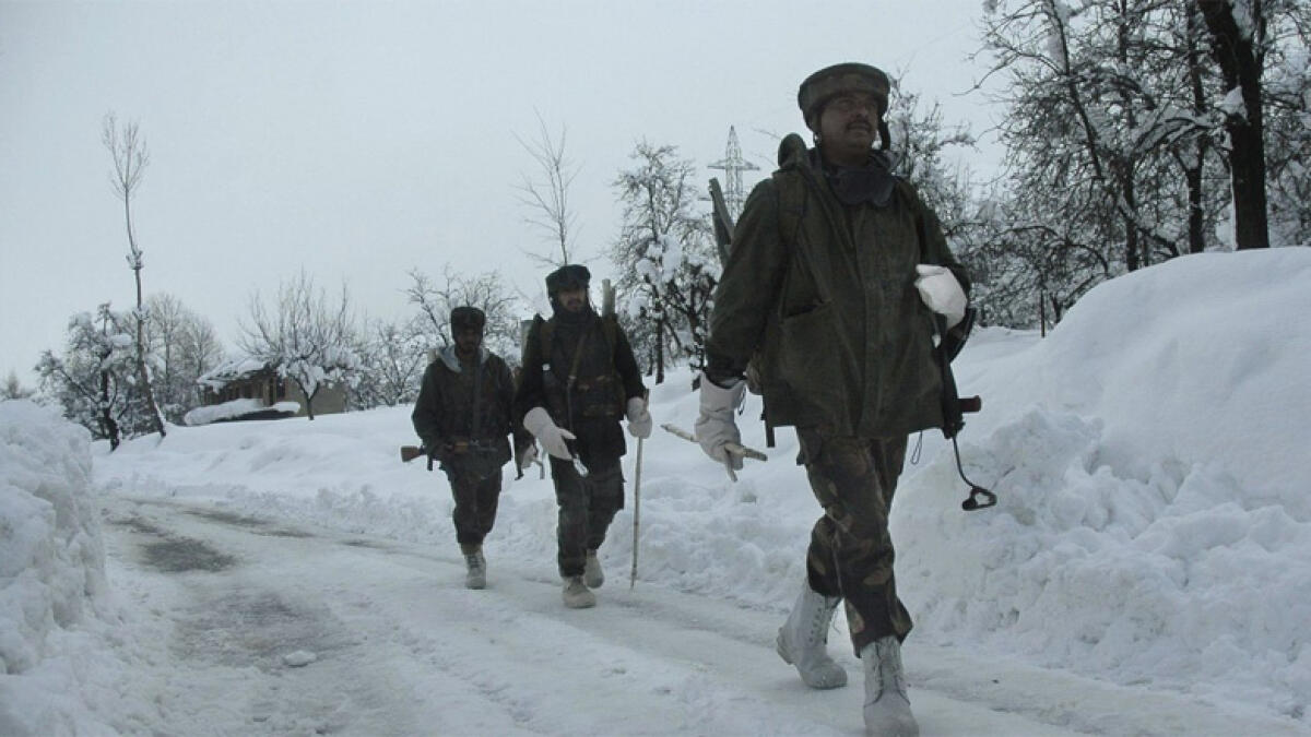 Avalanches kill 10 Indian soldiers in Kashmir