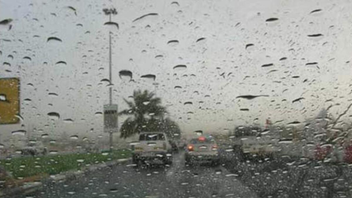 UAE residents warned of turbulent weather until 7pm tonight